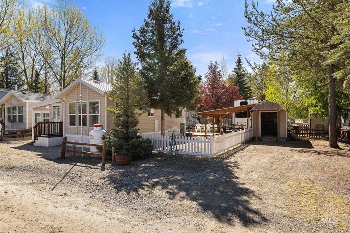 Property Photo:  33/35 A Street  ID 83611 