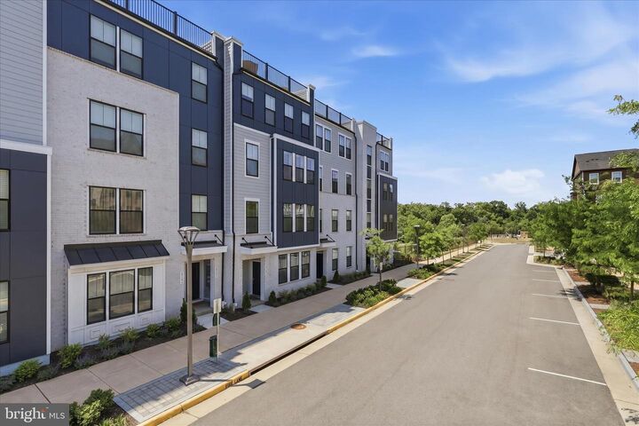 Property Photo: 20809 Wood Quay Drive VA 20166