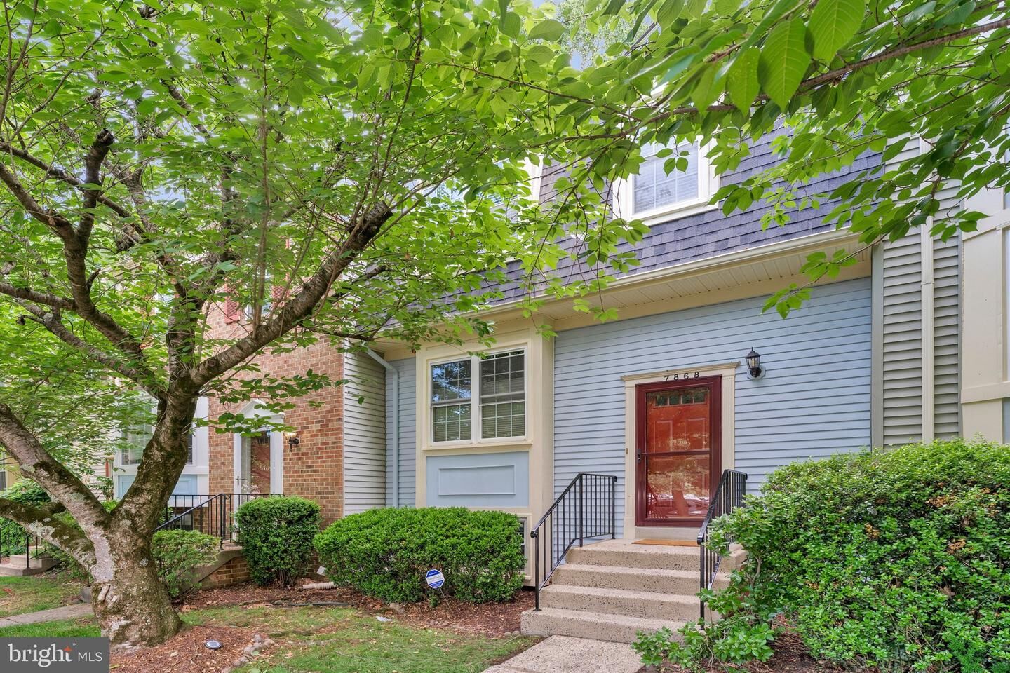 Property Photo:  7868 Newport Glen Pass  VA 22003 