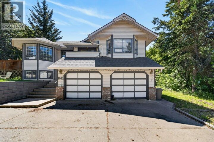 Property Photo: 1641 17 Street Southeast BC V1E 2M6