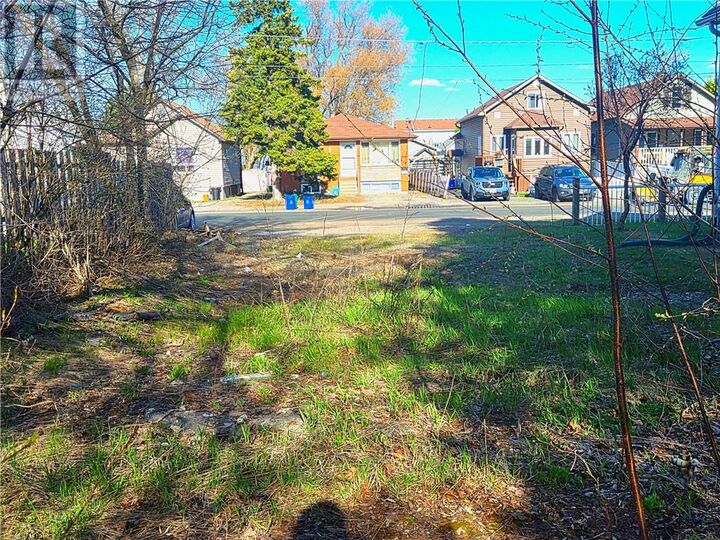 Property Photo: 523 Tedman Avenue ON P3C 5B1