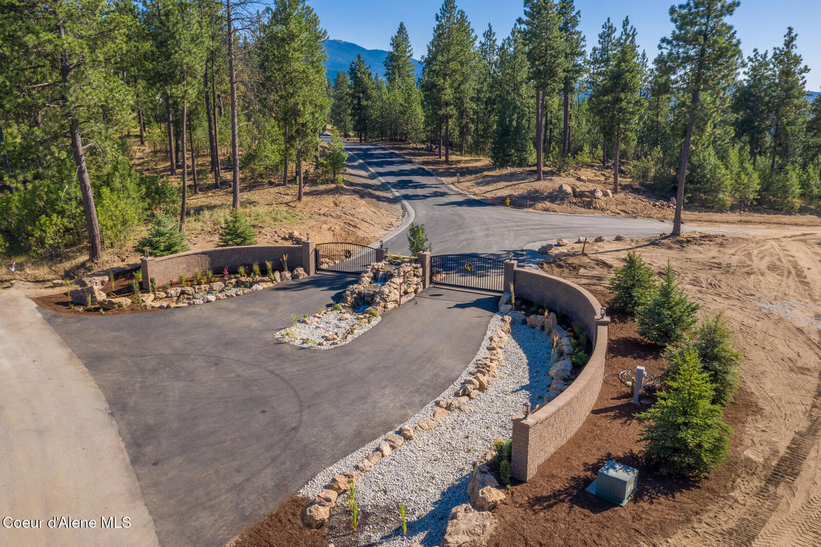 Property Photo:  109 N Blue Skies Ln  WA 99019 
