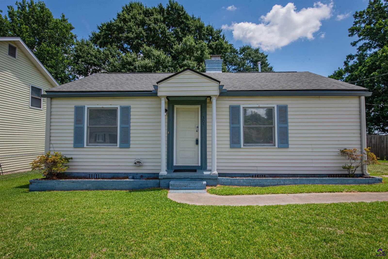 Property Photo:  305 McArthur Boulevard  GA 31093 