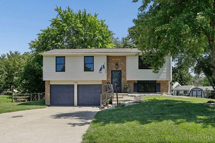 Property Photo:  6673 Fernshire Court  OH 45040 