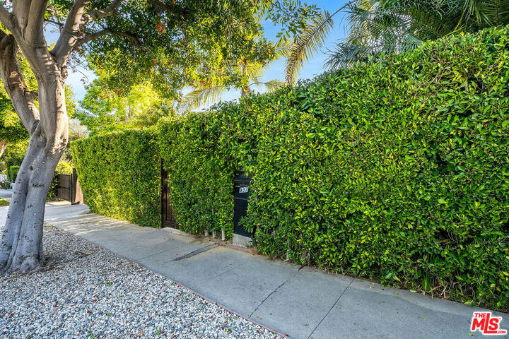 Property Photo: 937 N Laurel Ave CA 90046