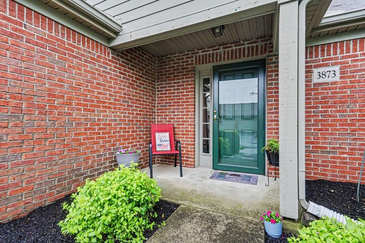 Property Photo:  3873 Oakbrook Lane  OH 43065 