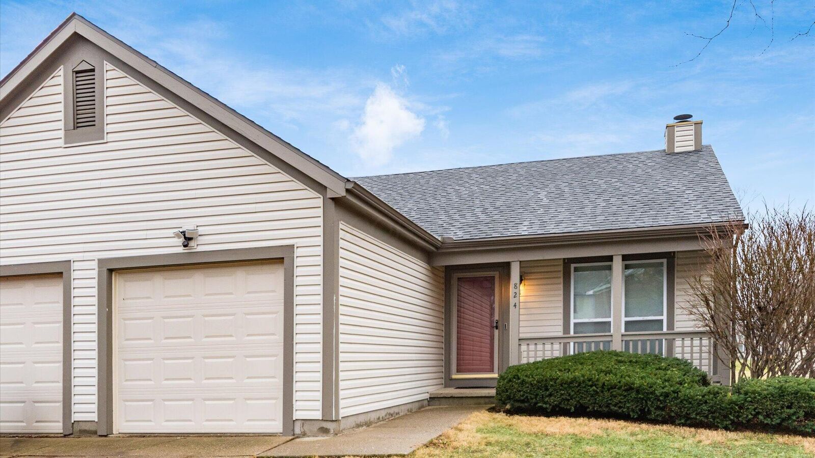 Property Photo:  824 Crofton Place  OH 43068 