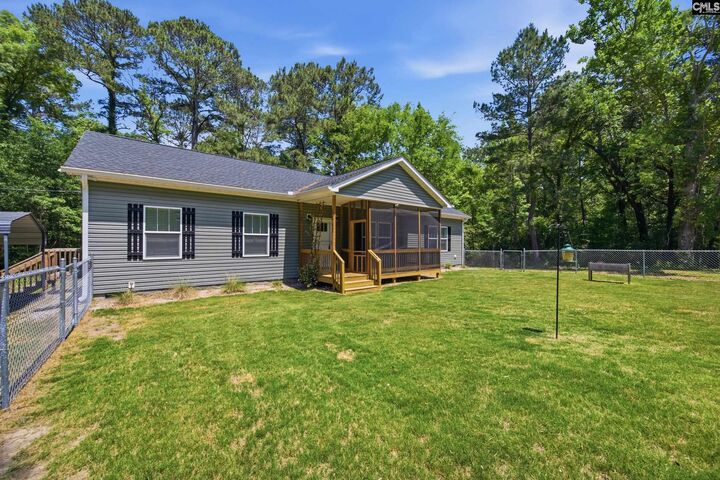 Property Photo:  1605 S Lake  SC 29073 