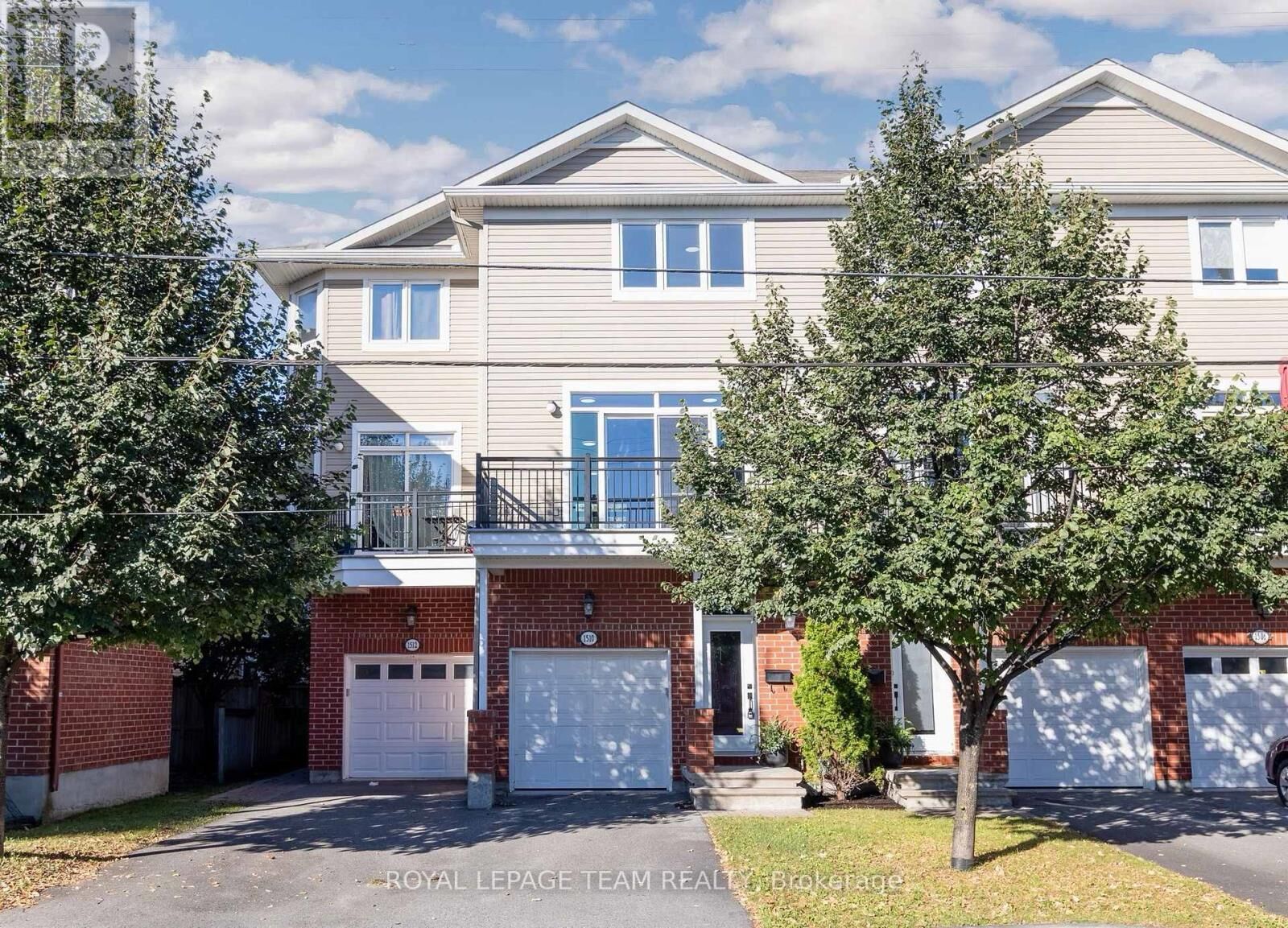 Property Photo:  1512 Clementine Boulevard  ON K1H 8E9 