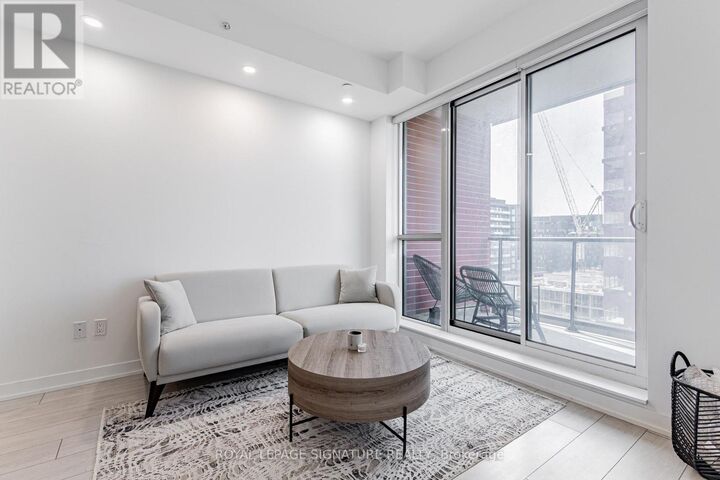 Property Photo:  31 Tippett Road 1208  ON M3H 0C8 