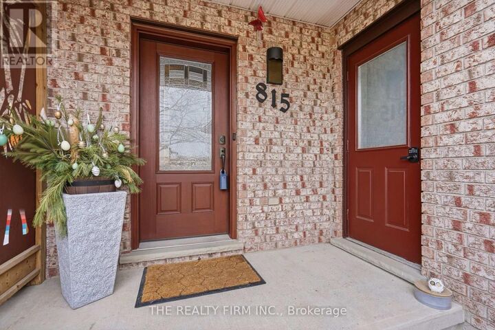 Property Photo:  815 Deveron Crescent  ON N5Z 5B4 