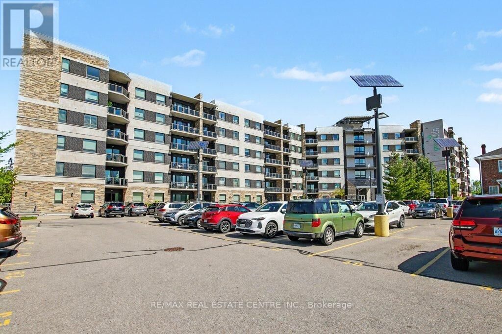 Property Photo:  33 Whitmer Street 214  ON L9T 8P9 