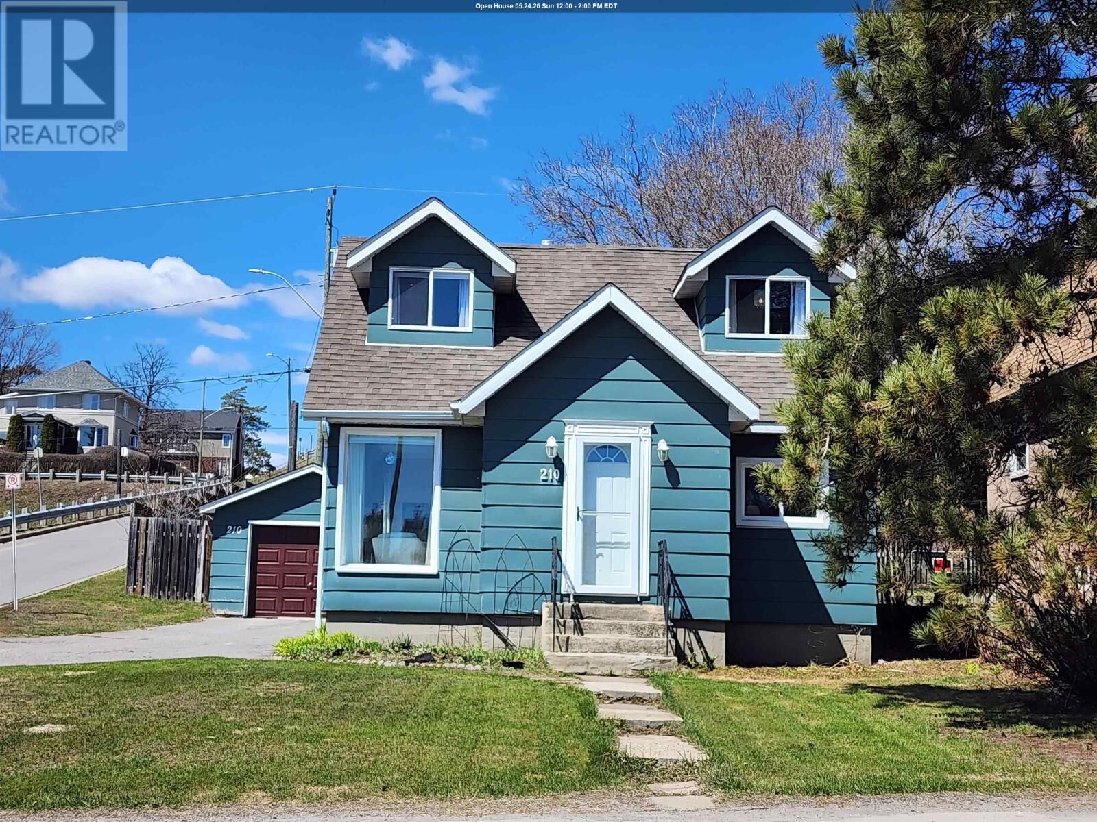 Property Photo: 210 High St S ON P7B 3K6