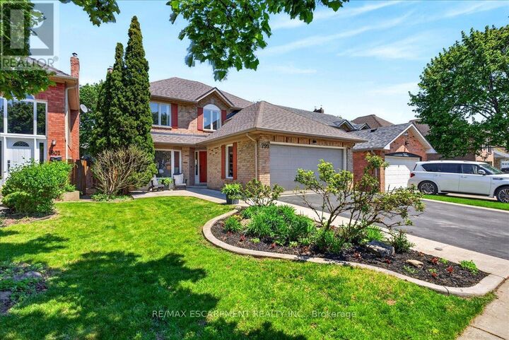 Property Photo:  799 Hawkins Crescent  ON L7S 2C2 