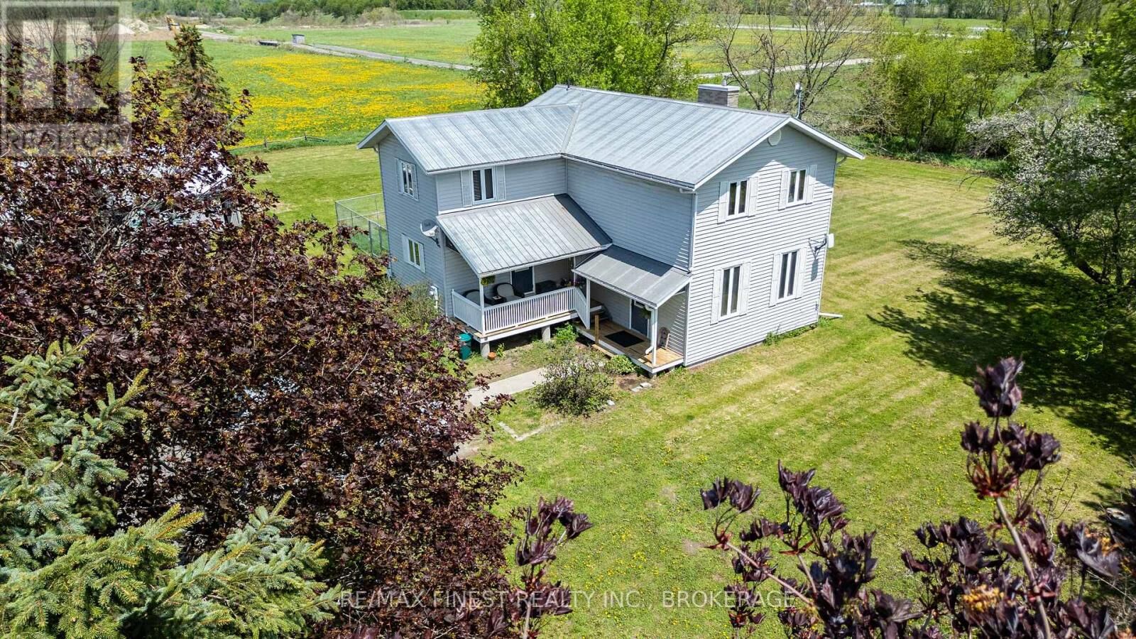 Property Photo: 47 Taylor Road West ON K7G 2V3