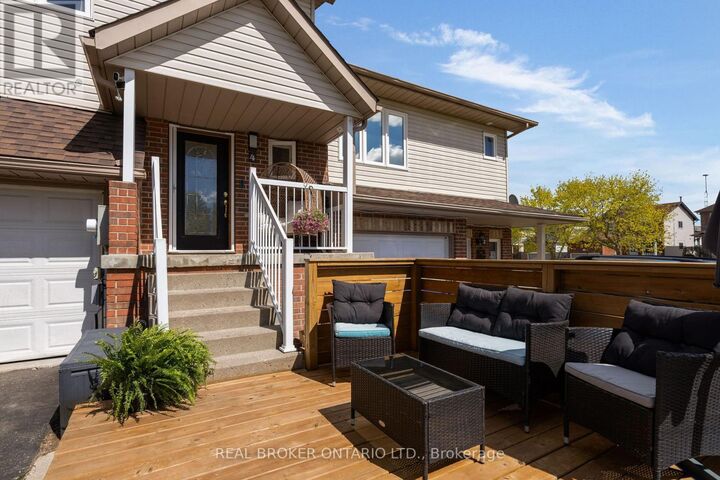 Property Photo: 4 Parkside Crescent ON L0M 1B3