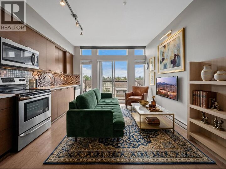 Property Photo:  4372 Fraser Street 301  BC V5V 4G3 