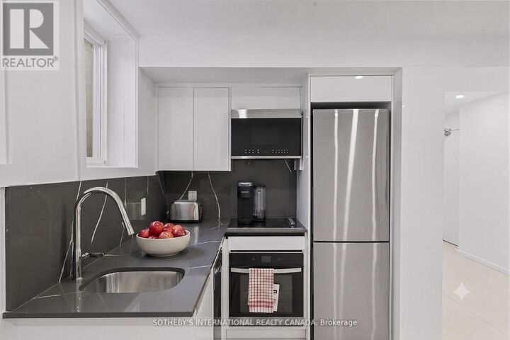 Property Photo:  1340 Avenue Road B  ON M5N 2H2 
