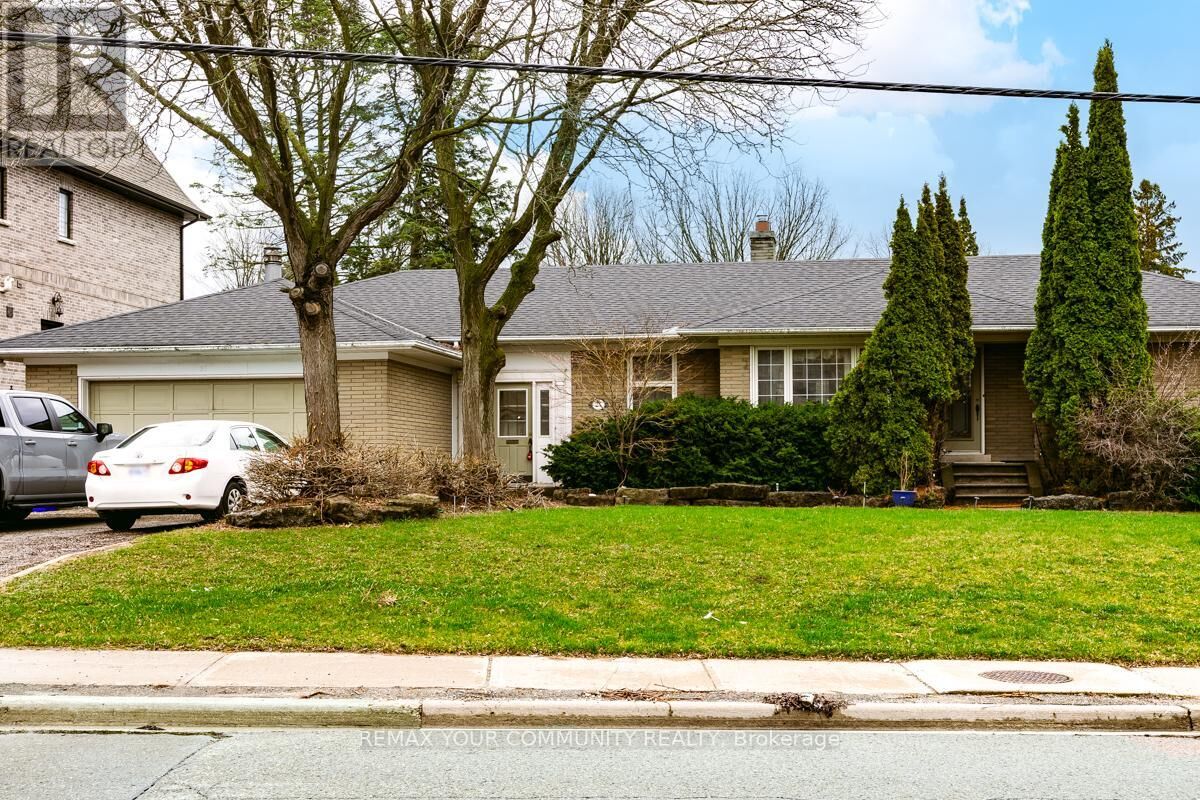 Property Photo: 27 Denham Drive Lower ON L4C 6H6