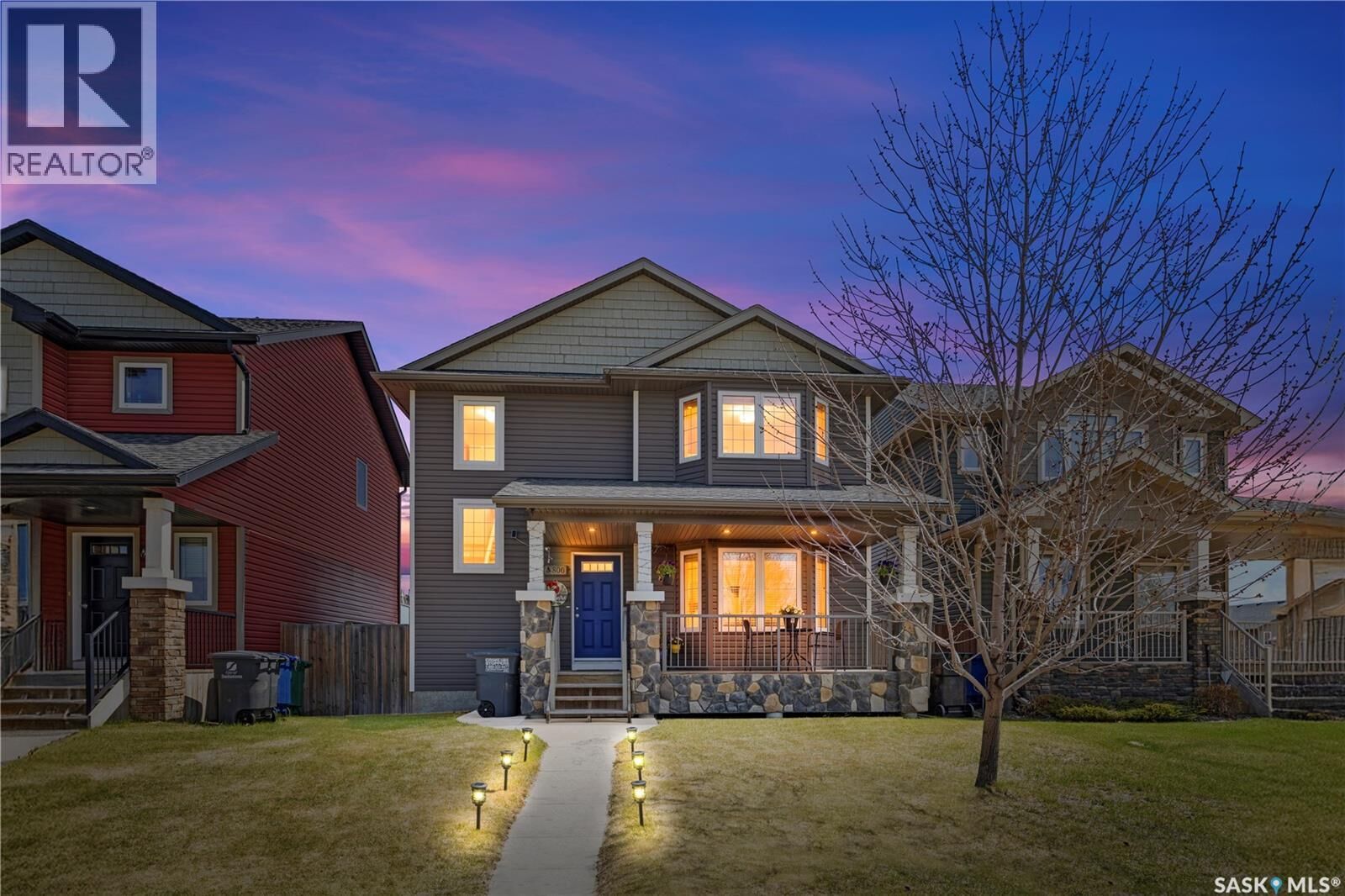 Property Photo:  806 Stonebridge Common  SK S7T 0M8 