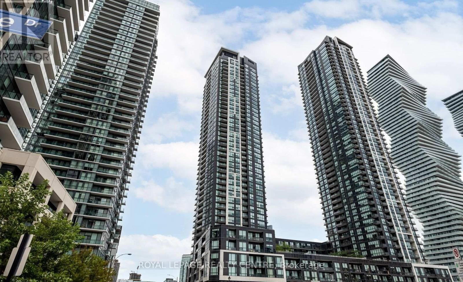 Property Photo:  510 Curran Place East 1408  ON L5B 0J8 