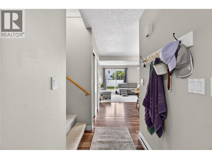 Property Photo: 2221 5 Avenue Northeast BC V1E 2J9