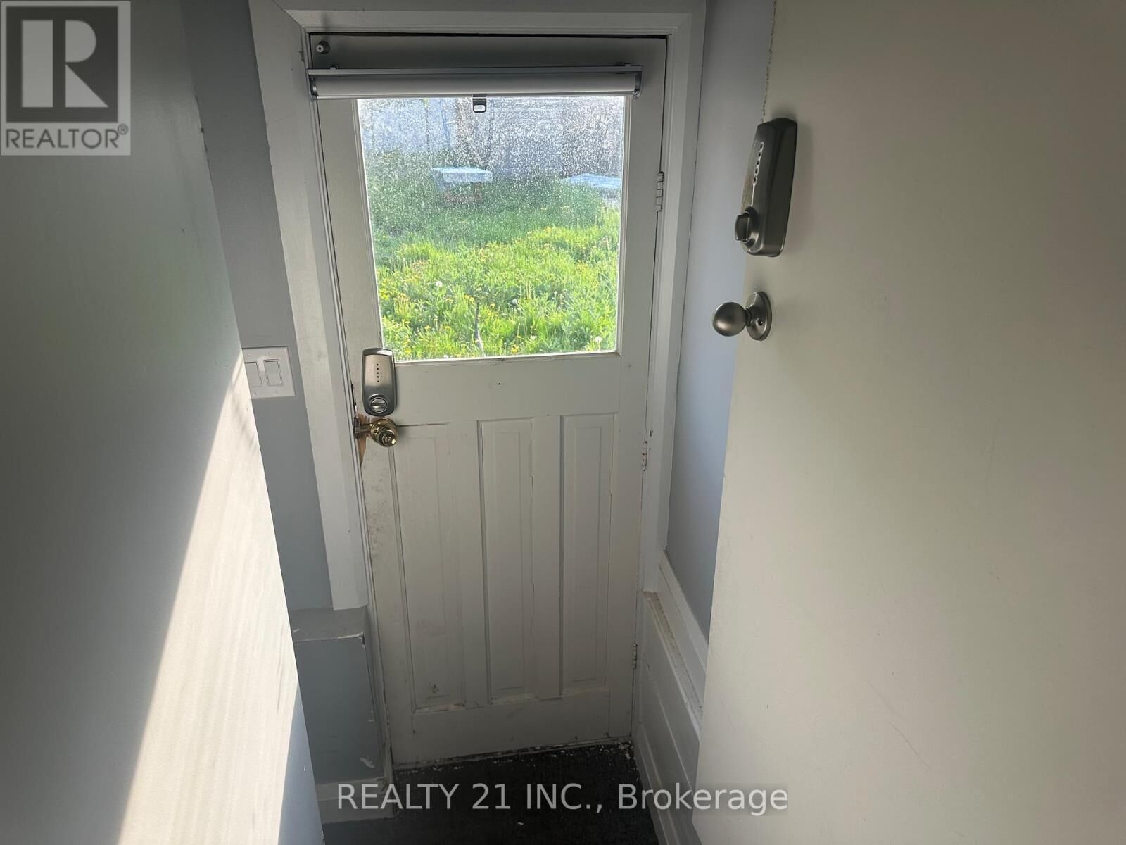 Property Photo:  60 Phillip Avenue Basement  ON M1N 3R2 