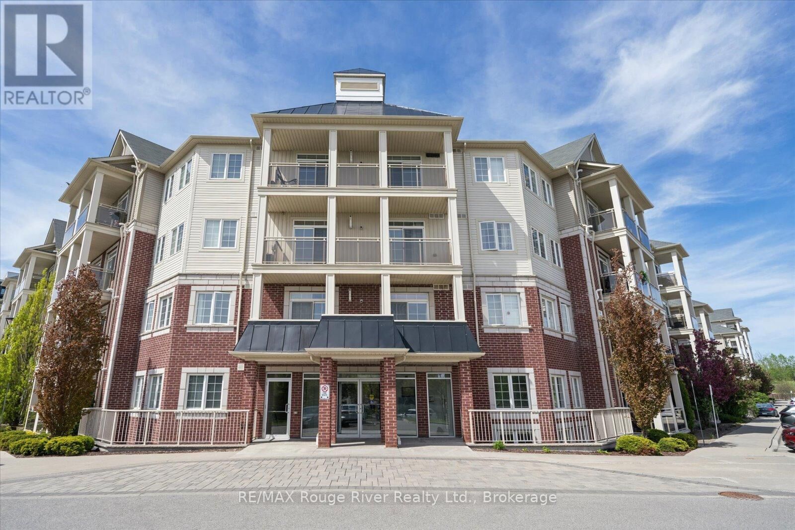 Property Photo: 84 Aspen Springs Drive 124 ON L1C 0V3