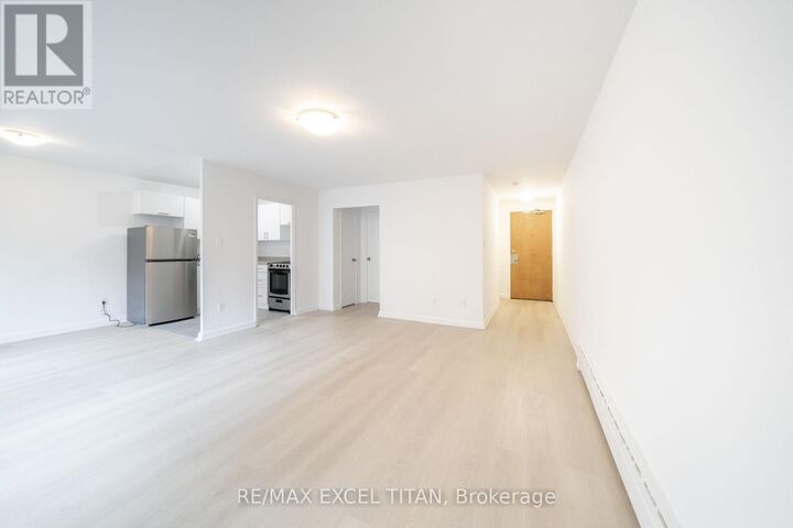Property Photo: 77 Erskine Avenue 306 ON M4P 1Y5