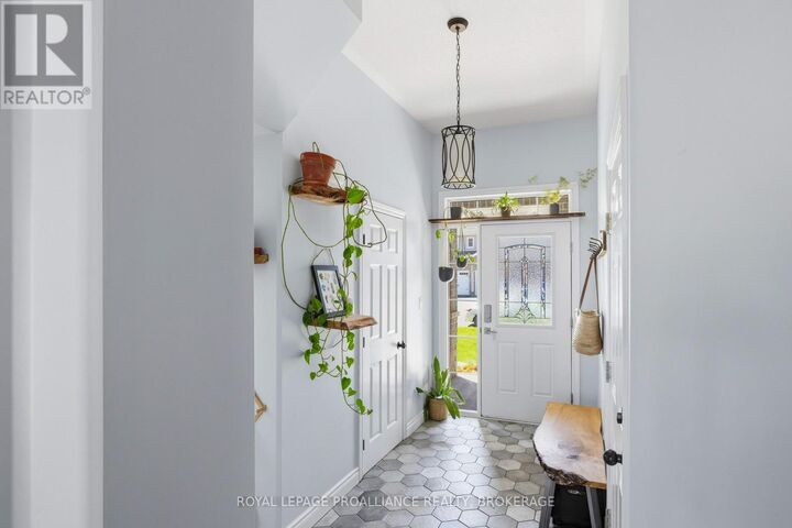 Property Photo:  318 Janette Street  ON K7P 0K8 
