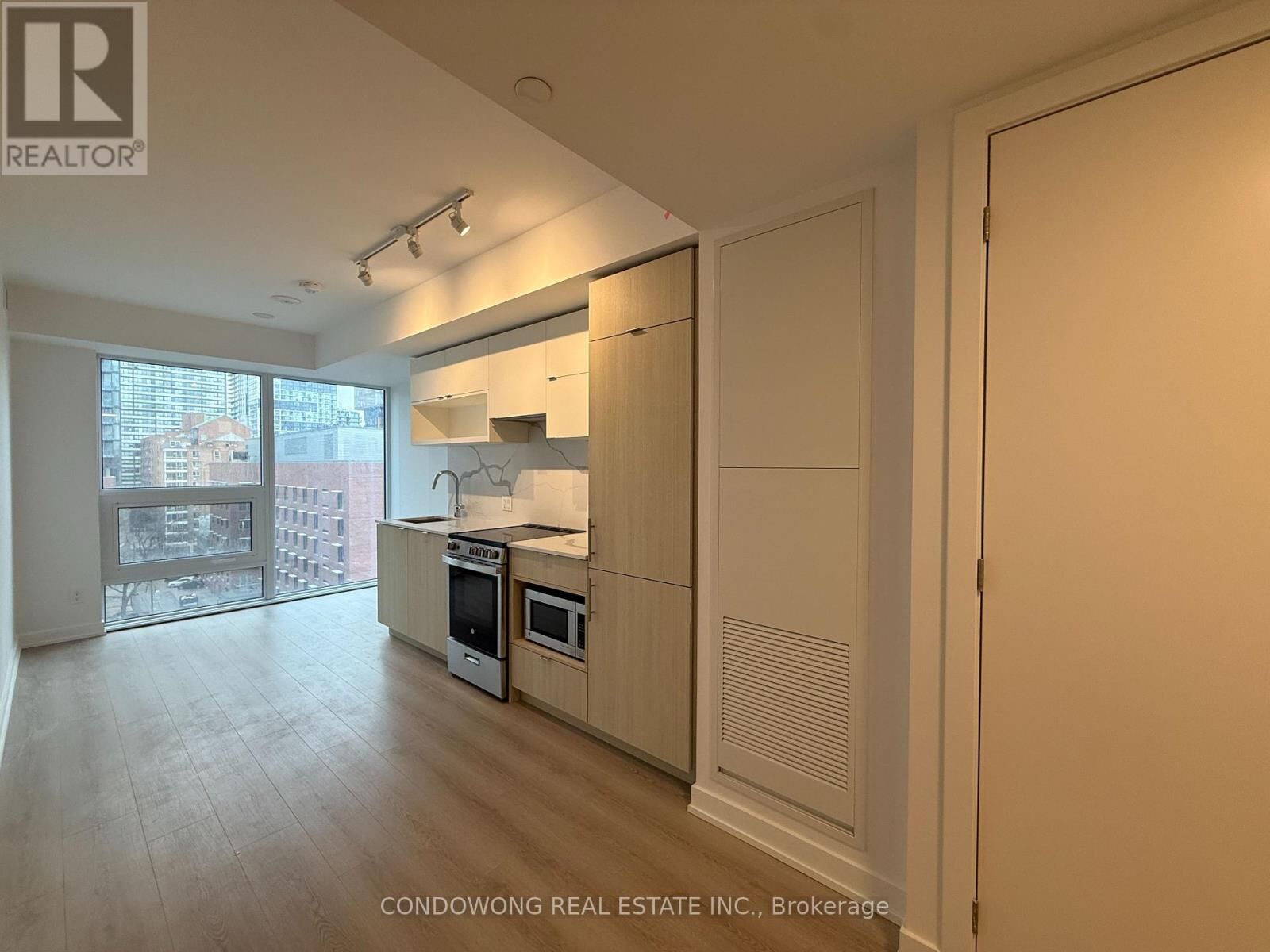 Property Photo:  100 Queen Street East 901  ON M5C 0B5 