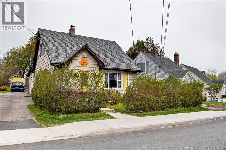 Property Photo: 32 Montgomery Crescent NB E2K 2S9