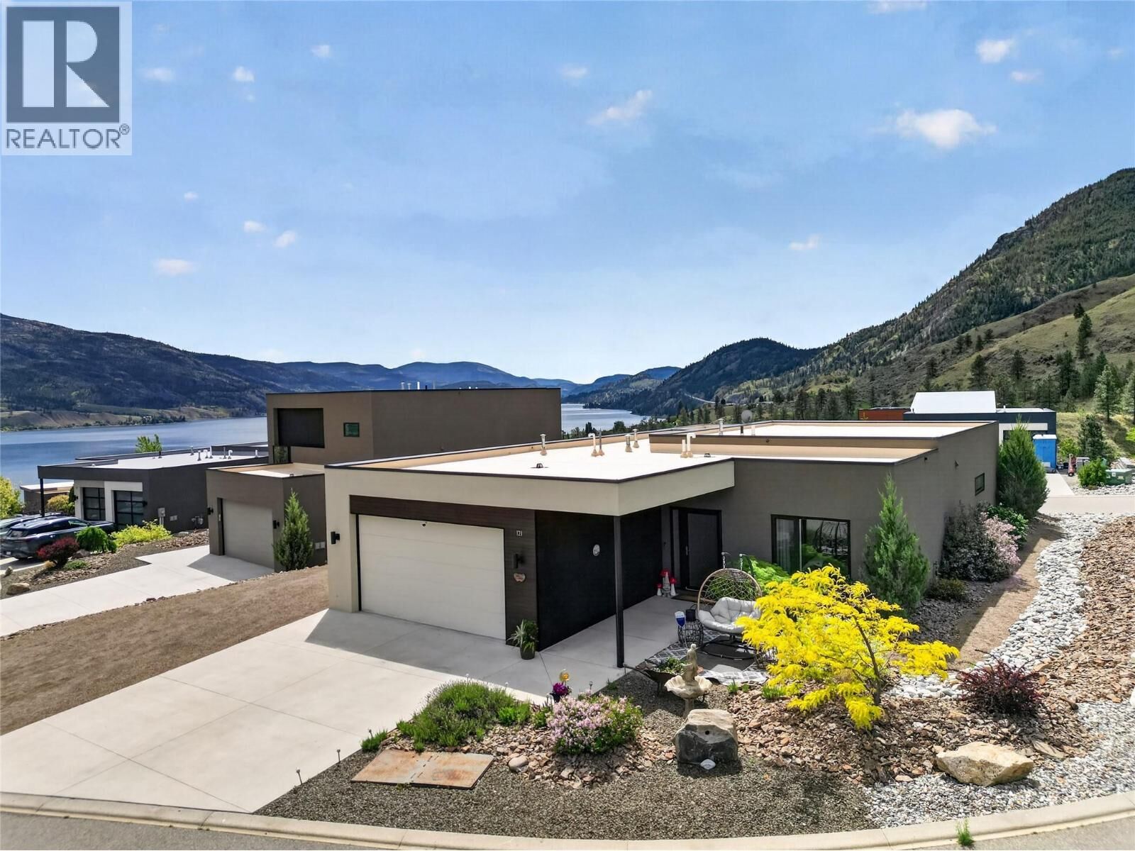 Property Photo: 121 Ridge Park BC V2A 0B1