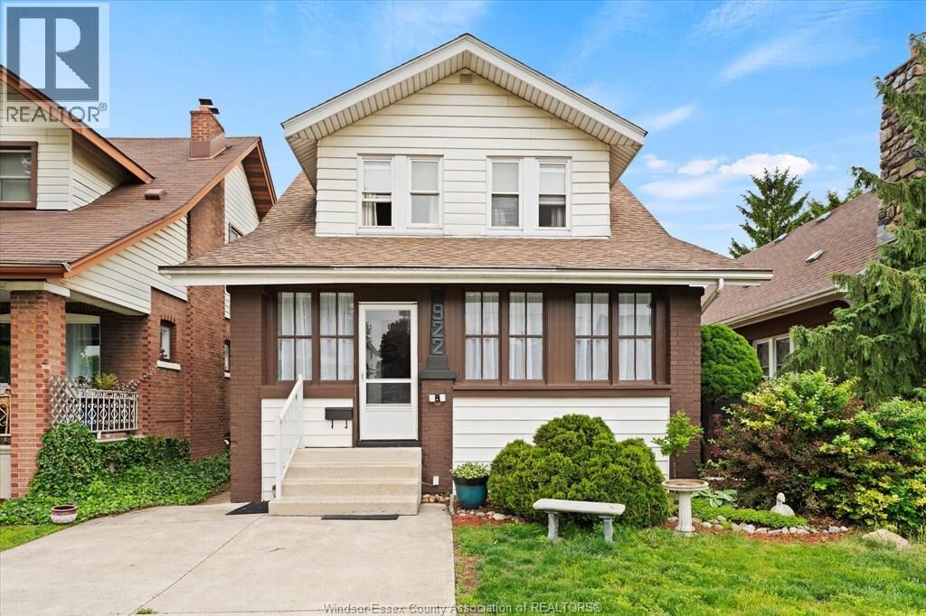 Property Photo:  922 Lawrence Road  ON N8Y 3Z8 