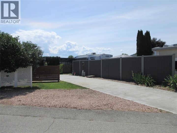 Property Photo:  415 Commonwealth Road 121  BC V4V 1P4 