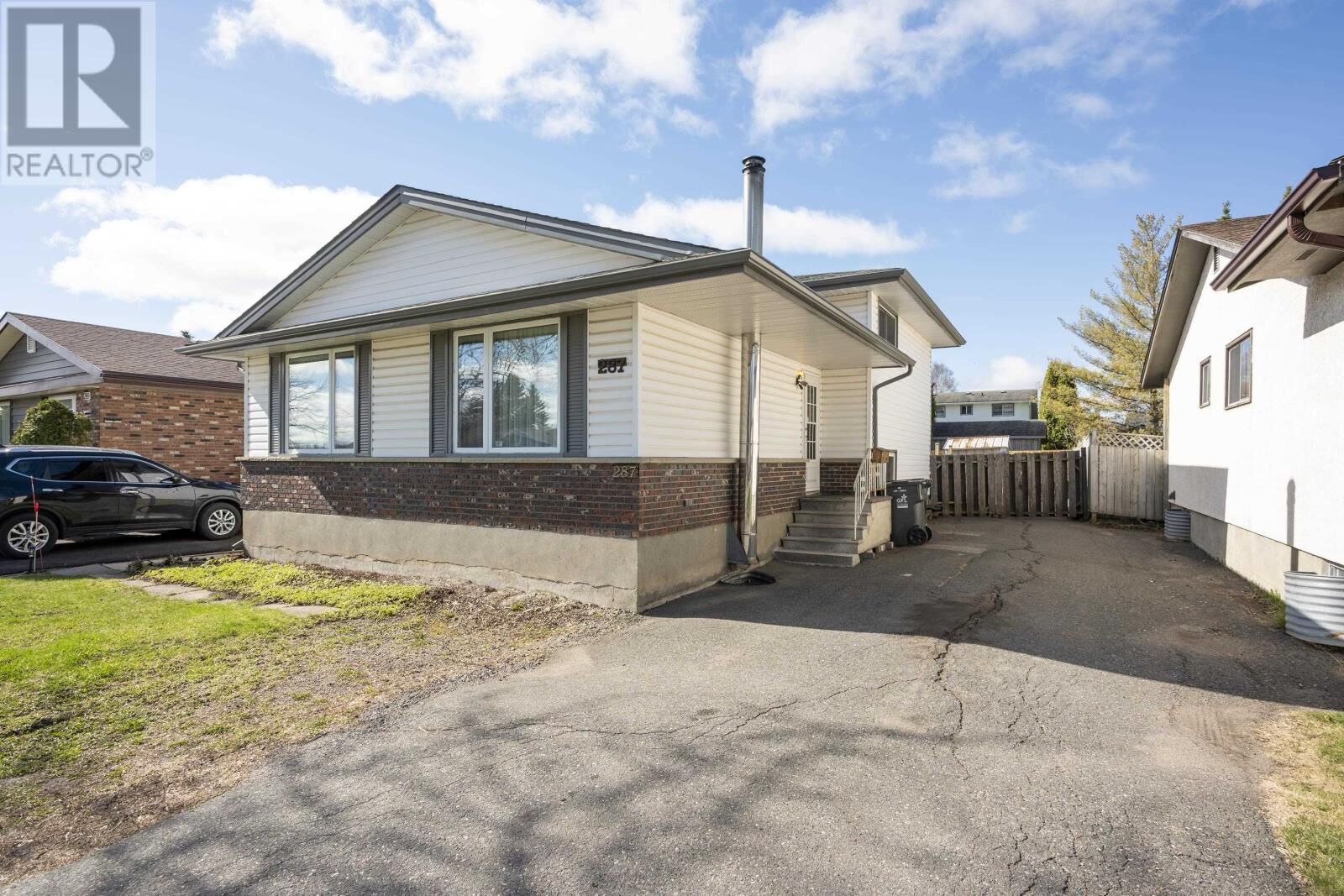 Property Photo: 287 County Blvd ON P7A 7M9