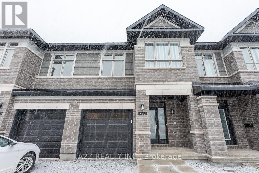 Property Photo:  732 Miikana Road  ON K1X 0H6 