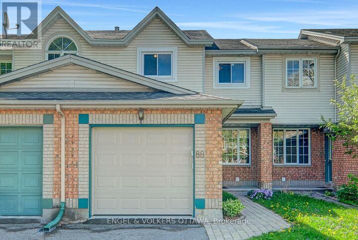 Property Photo:  88 Kincardine Drive  ON K2V 1B2 