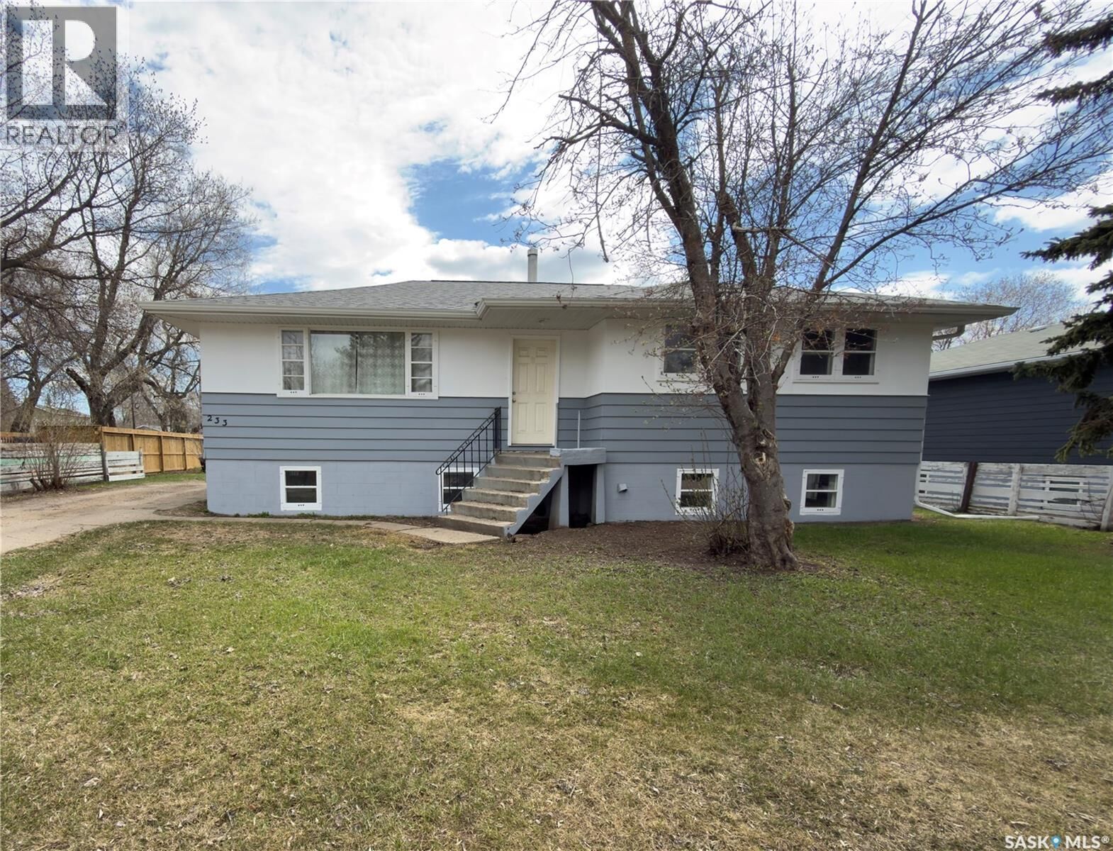 Property Photo:  233 23rd Street W  SK S6V 4L7 