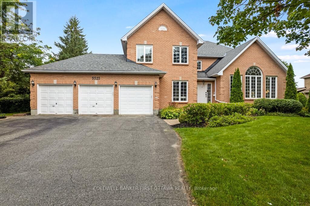Property Photo:  5525 Pettapiece Crescent  ON K4M 1C6 