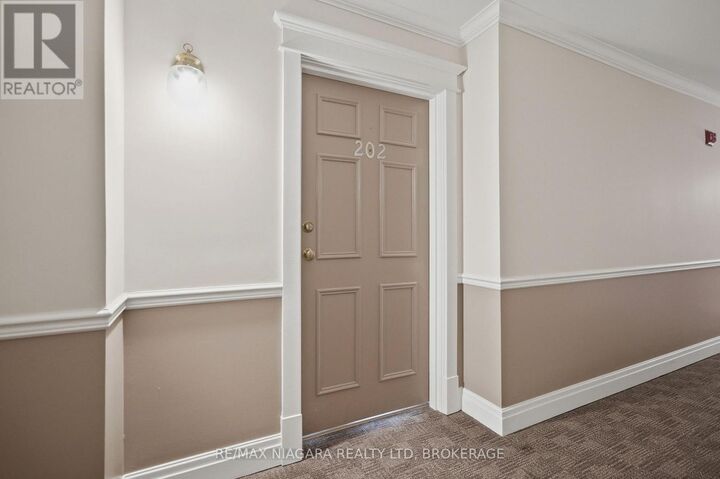 Property Photo:  250 Linwell Road 202  ON L2N 1S2 