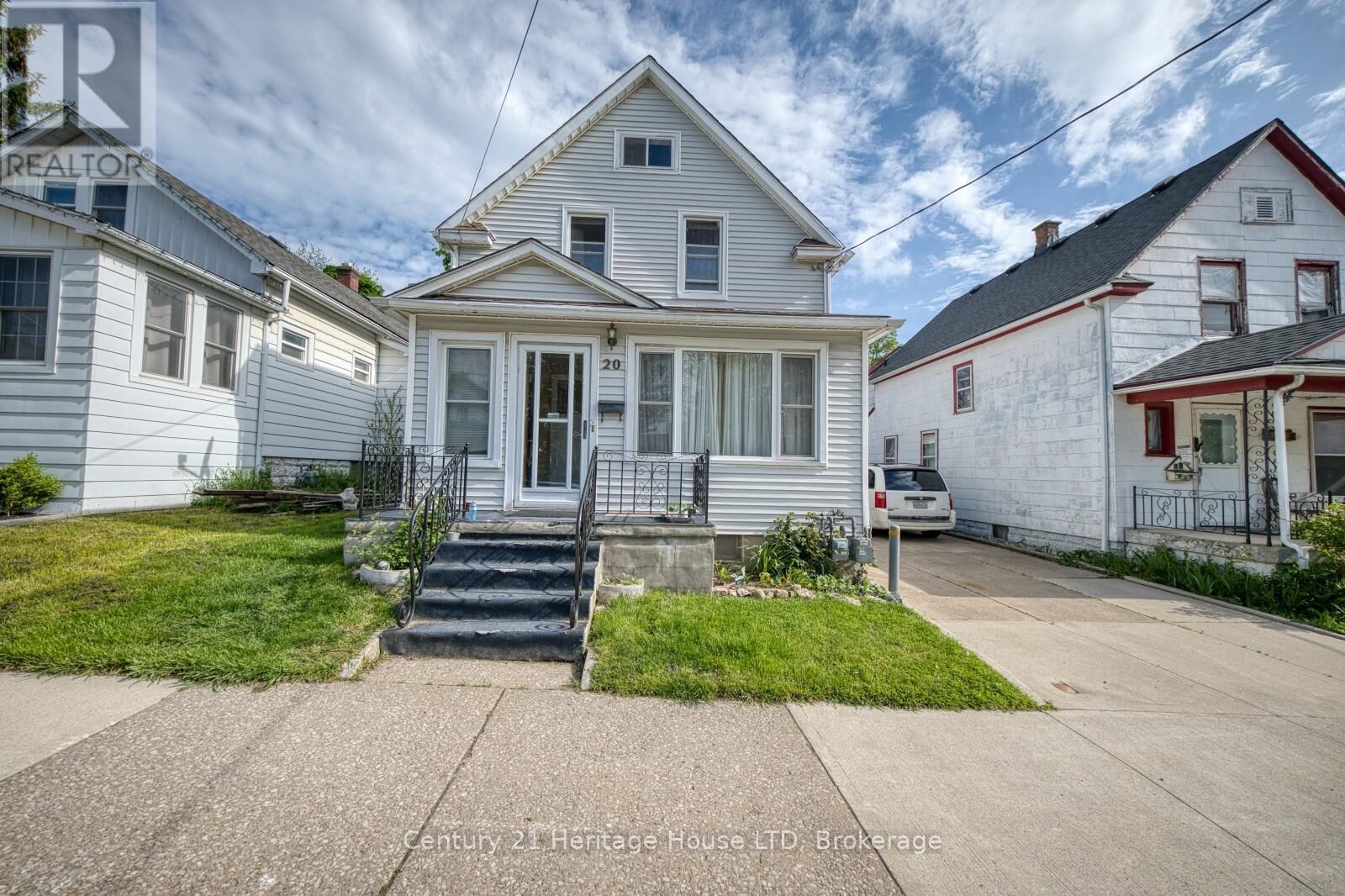 Property Photo:  20 Dufferin Street  ON L2A 2T5 