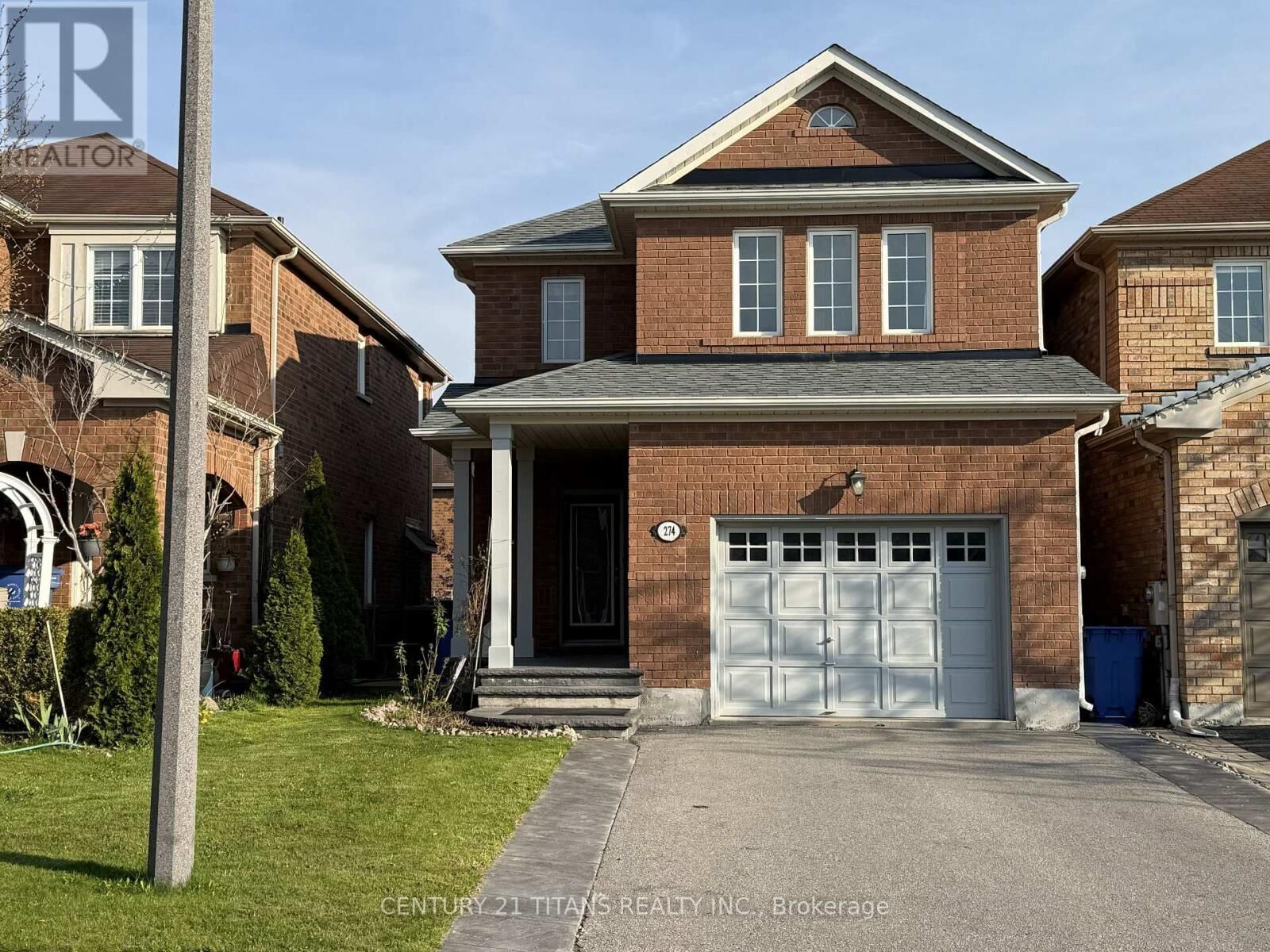 Property Photo: 274 Penndutch Circle ON L4A 0P1