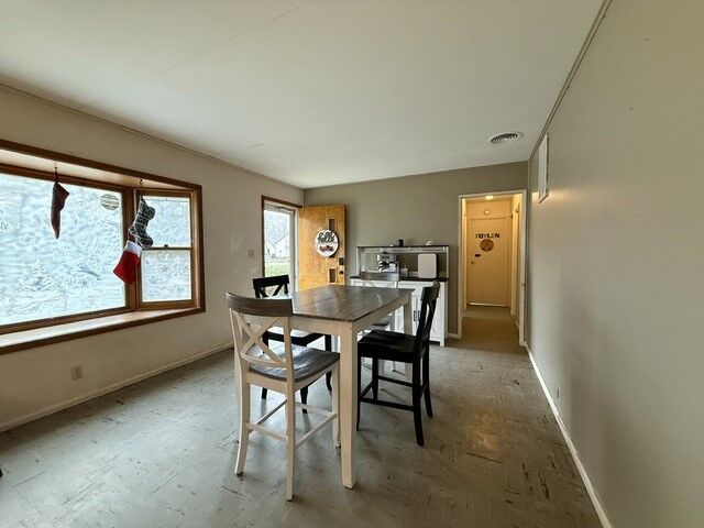 Property Photo: 301 S Walnut Street IL 61727