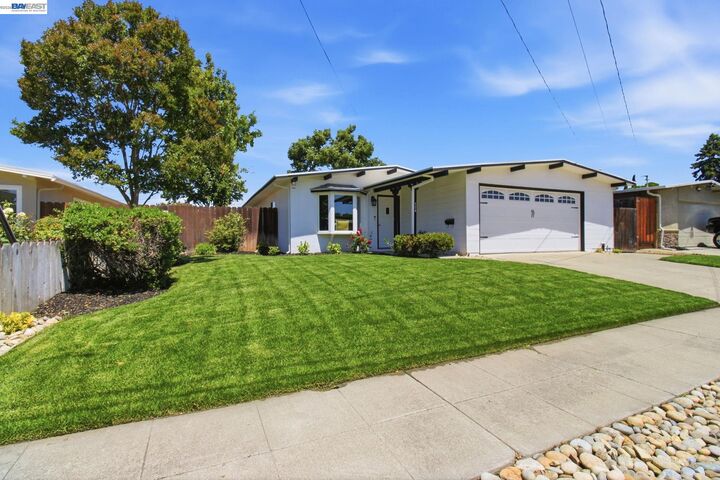 Property Photo: 774 Mariposa Ave CA 94551