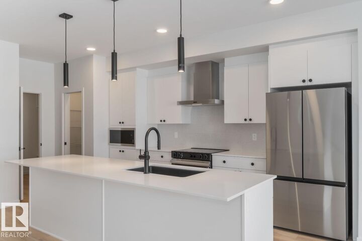 Property Photo: 29 Devonshire Drive AB T8B 0G7