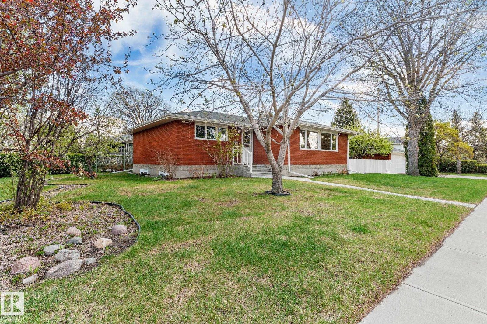 Property Photo:  4719 117A Street NW  AB T6H 0E9 