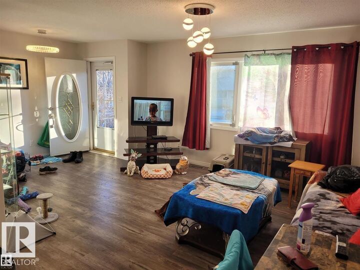 Property Photo:  11616 152 Avenue NW  AB T5X 1C7 