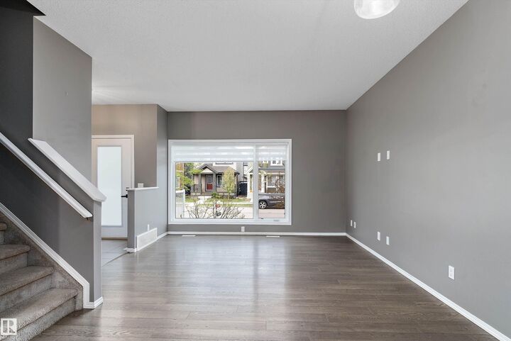 Property Photo:  357 Desrochers Boulevard SW  AB T6W 3J2 