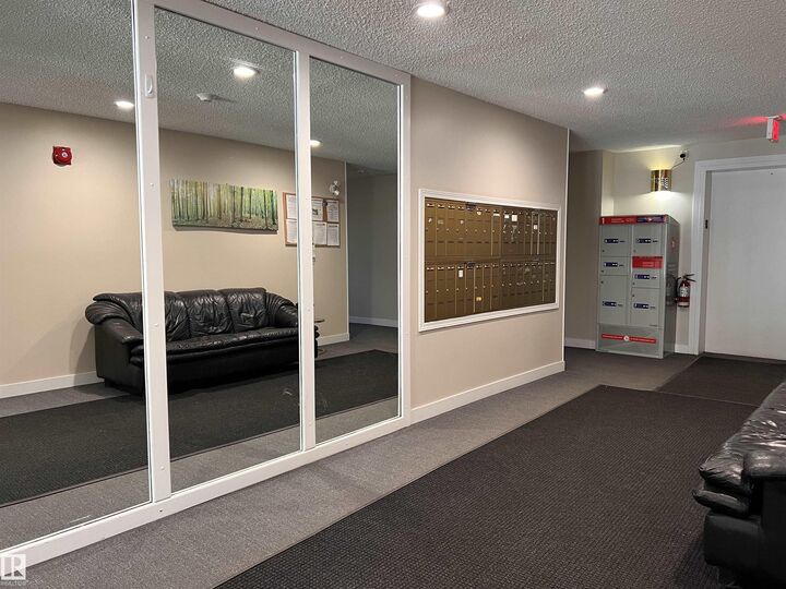 Property Photo:  10421 93 Street NW 106  AB T5H 1X5 